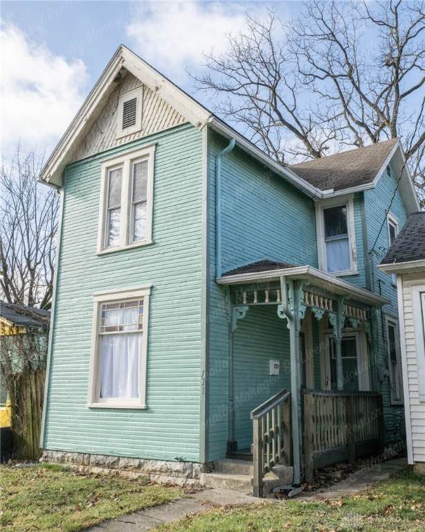 731 Center Street - Photo 1