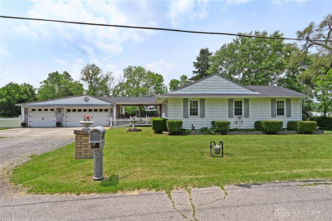 4722 Hollister Avenue - Photo 1
