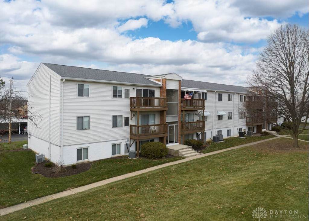 5660 Coach Drive - Photo 1