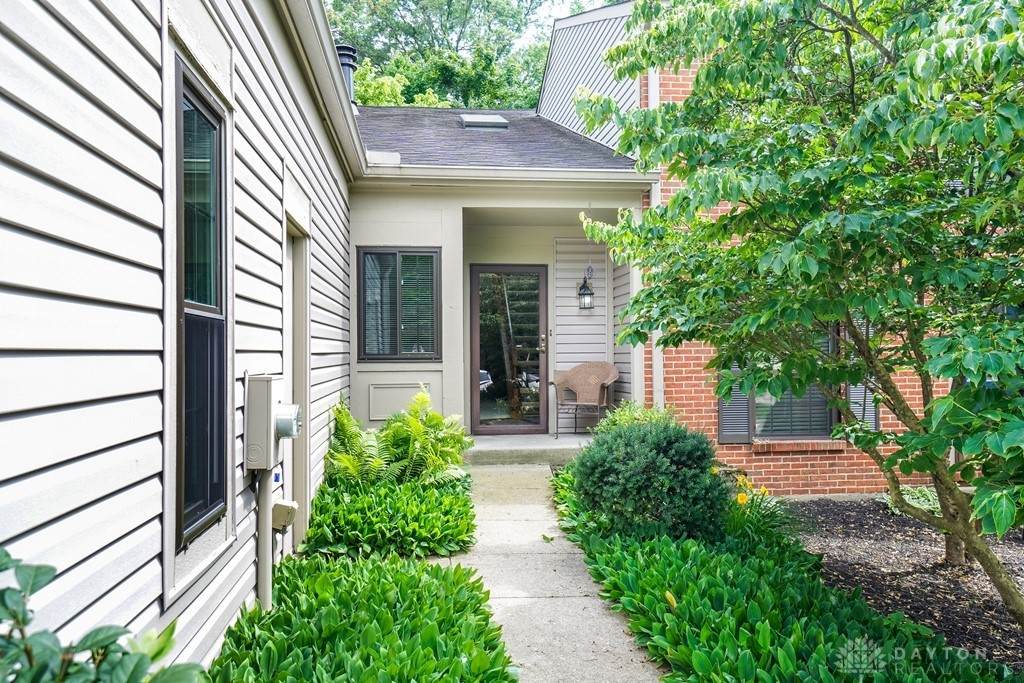 5251 Londonderry Drive - Photo 1