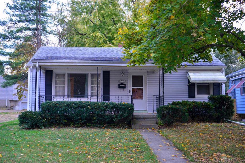 911 Catherine Street - Photo 1