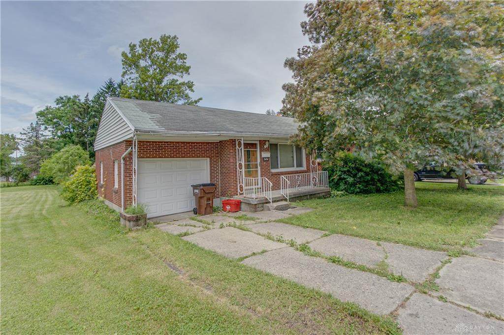 2424 Dwight - Photo 1