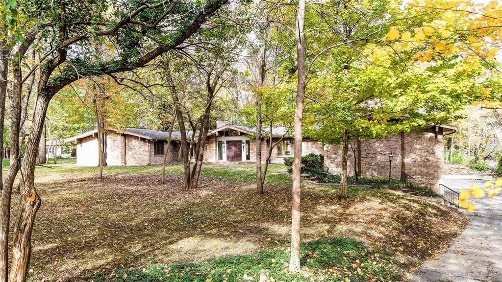 4875 Chambersburg Road - Photo 1