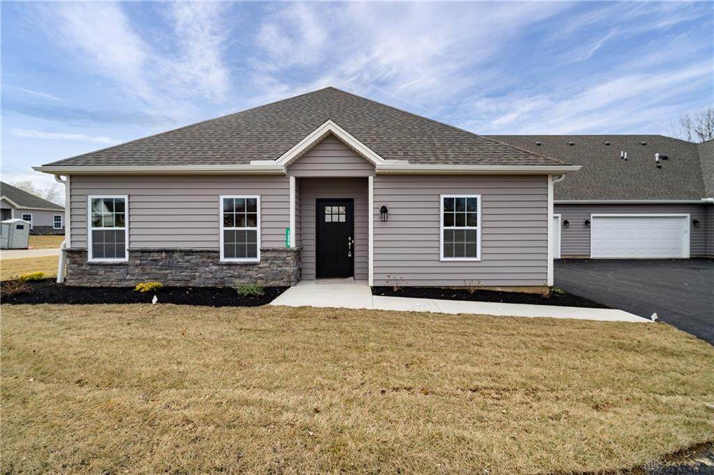 1096 Brookfield - Photo 1