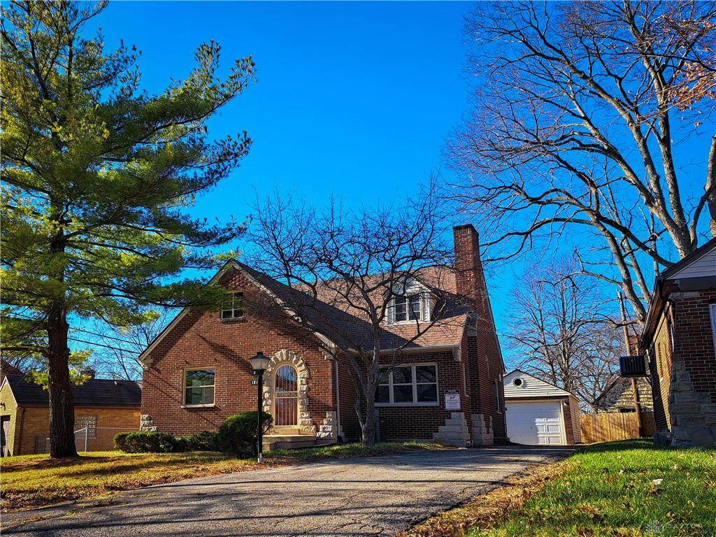 1811 Parkhill Drive - Photo 1