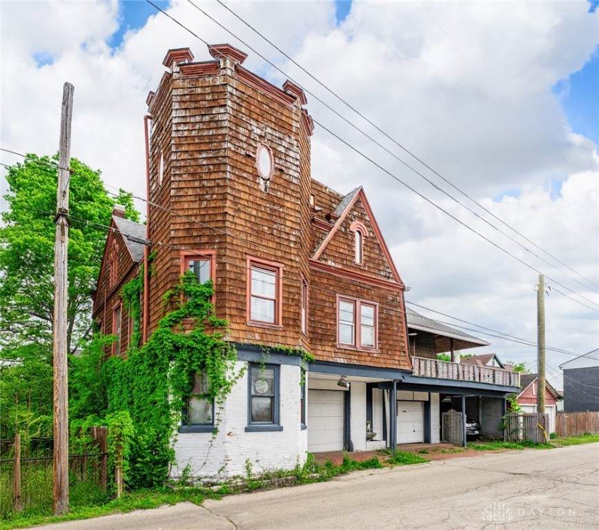 310 Maple Avenue - Photo 1