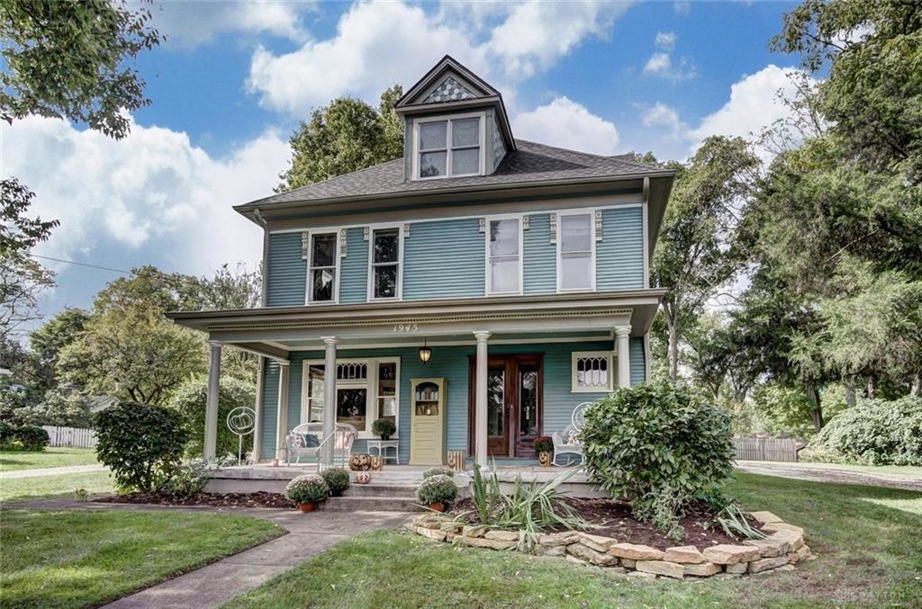 1945 Far Hills Avenue - Photo 1