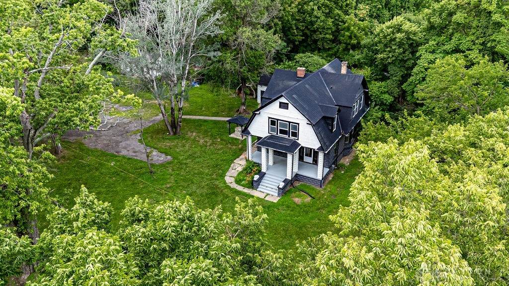 528 Hill Street - Photo 1