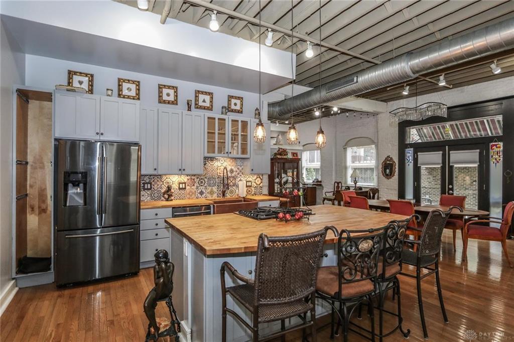 215 Ice Avenue - Photo 1