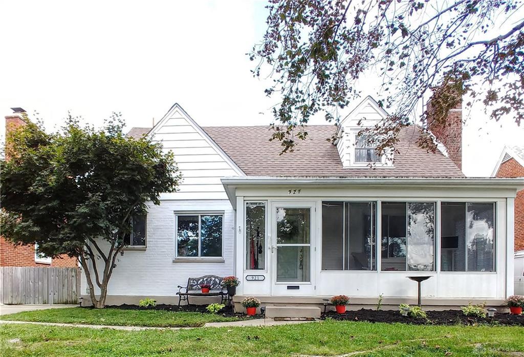921 Warrington Place - Photo 1