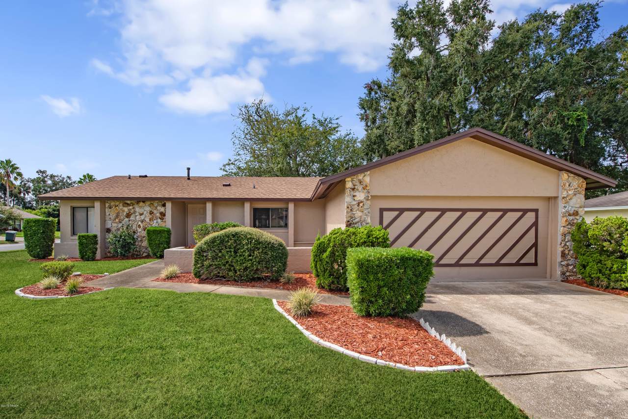 100 Wellington Drive - Photo 1