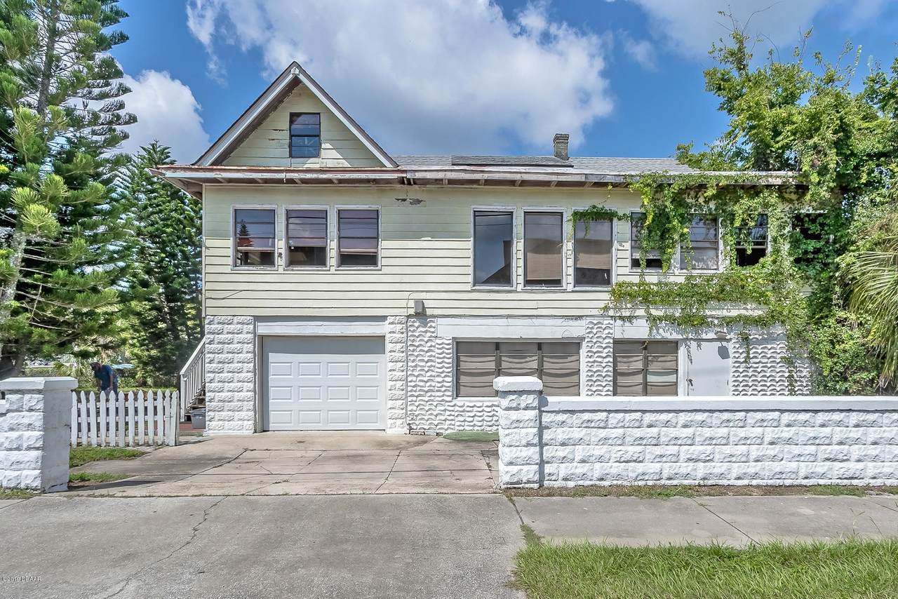 135 University Boulevard - Photo 1
