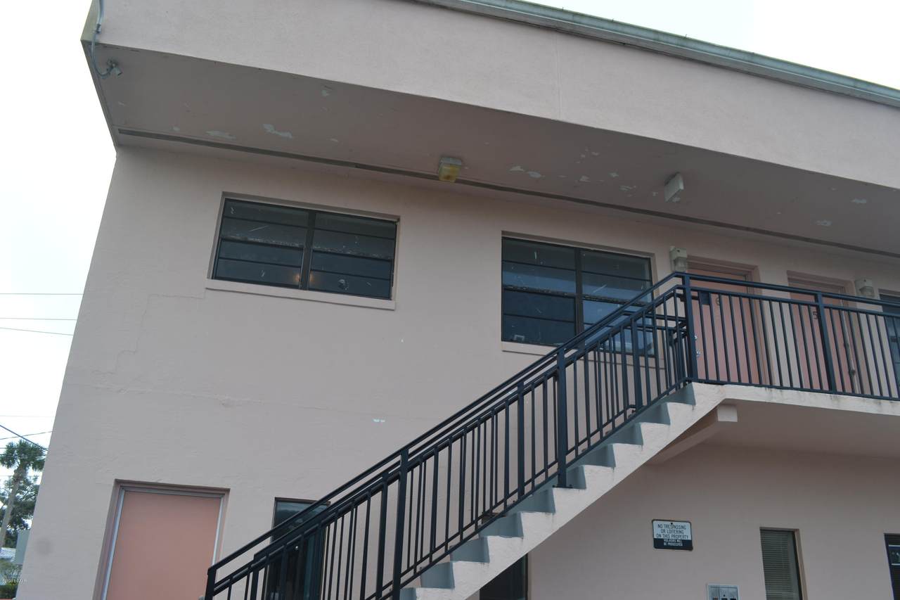 309 Oakridge Boulevard - Photo 1