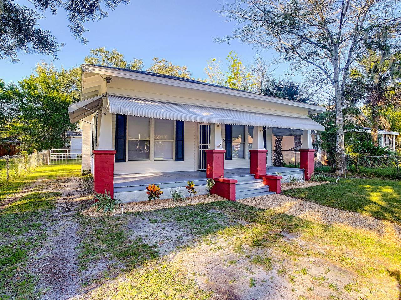 706 Park Drive - Photo 1