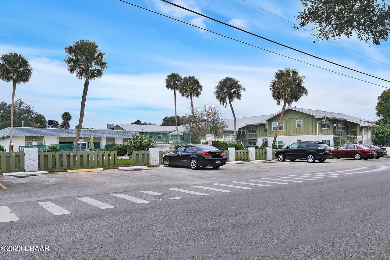 840 Center Avenue - Photo 1