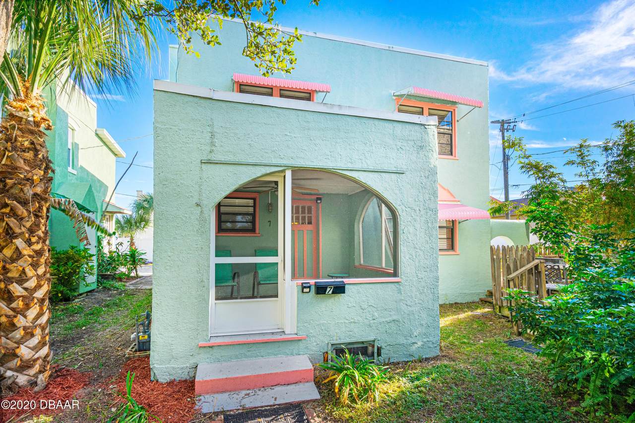 7 Clarendon Court - Photo 1