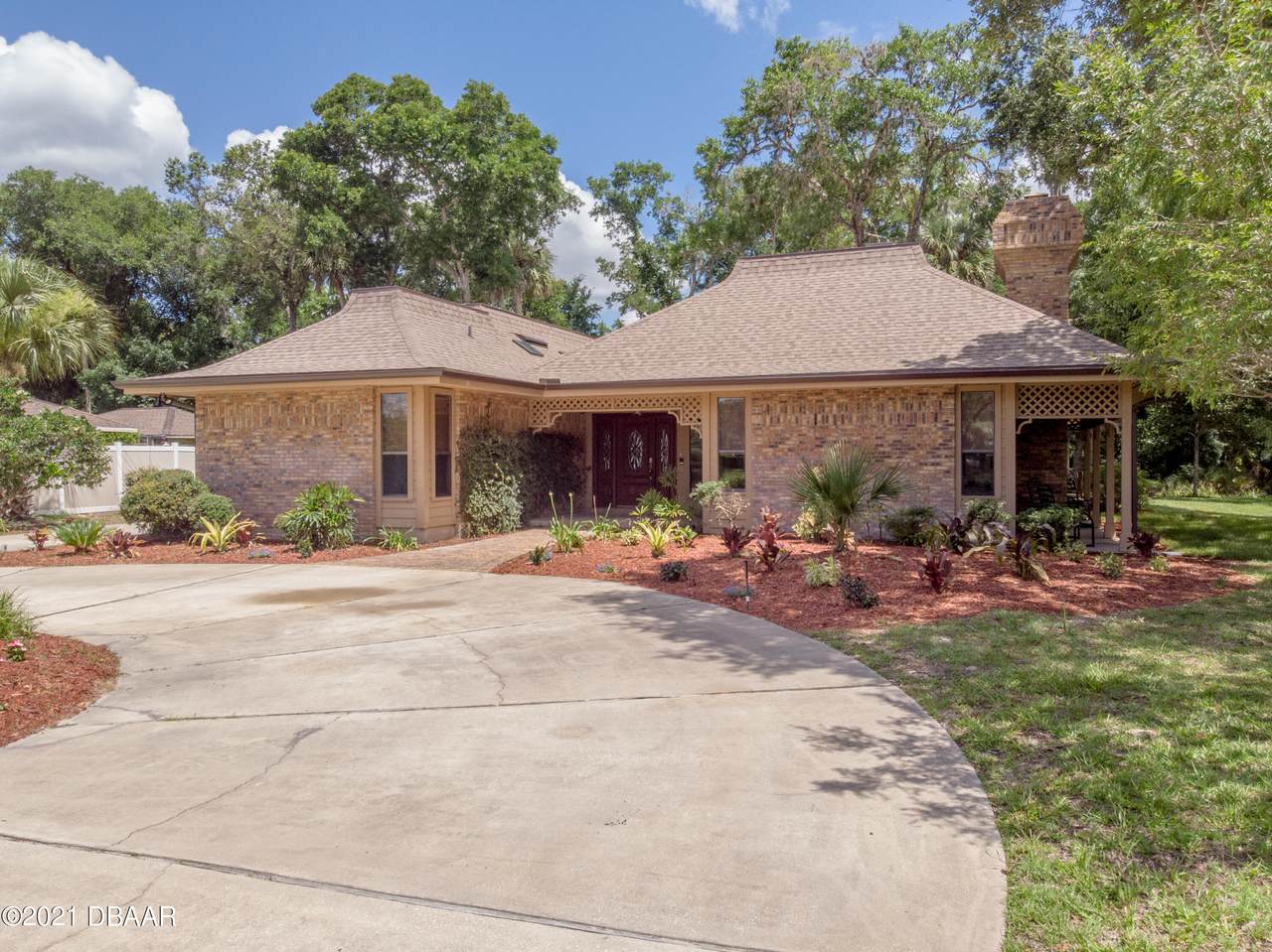 1811 Spruce Creek Boulevard - Photo 1