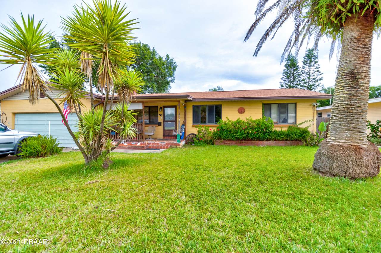 1647 Ridge Avenue - Photo 1