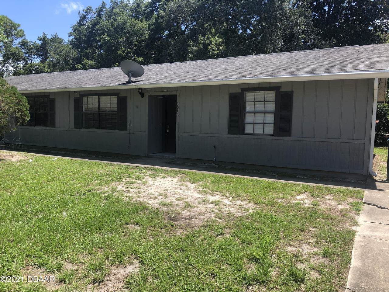 302 Hopkins Avenue - Photo 1