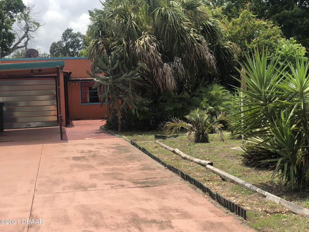 1354 Daytona Avenue - Photo 1