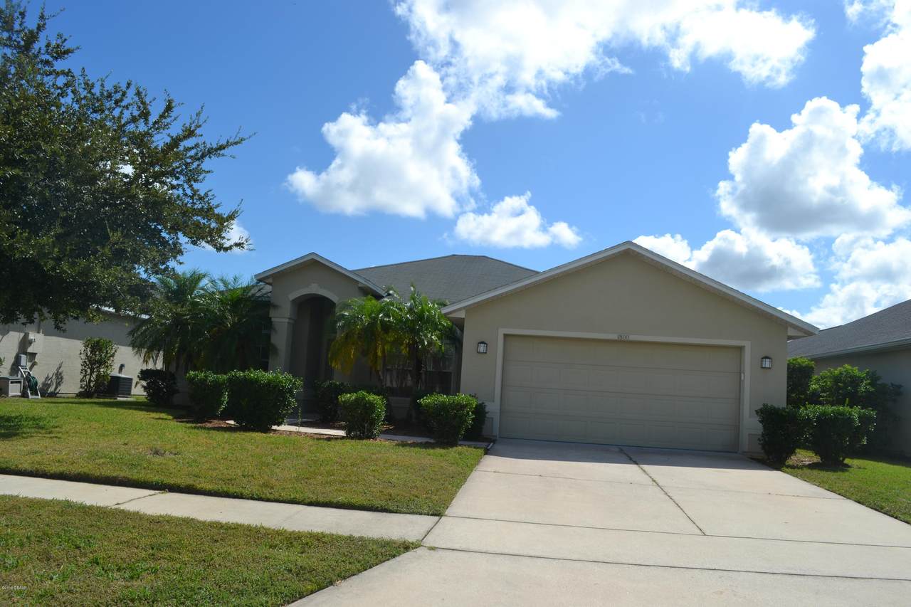 1800 Creekwater Boulevard - Photo 1