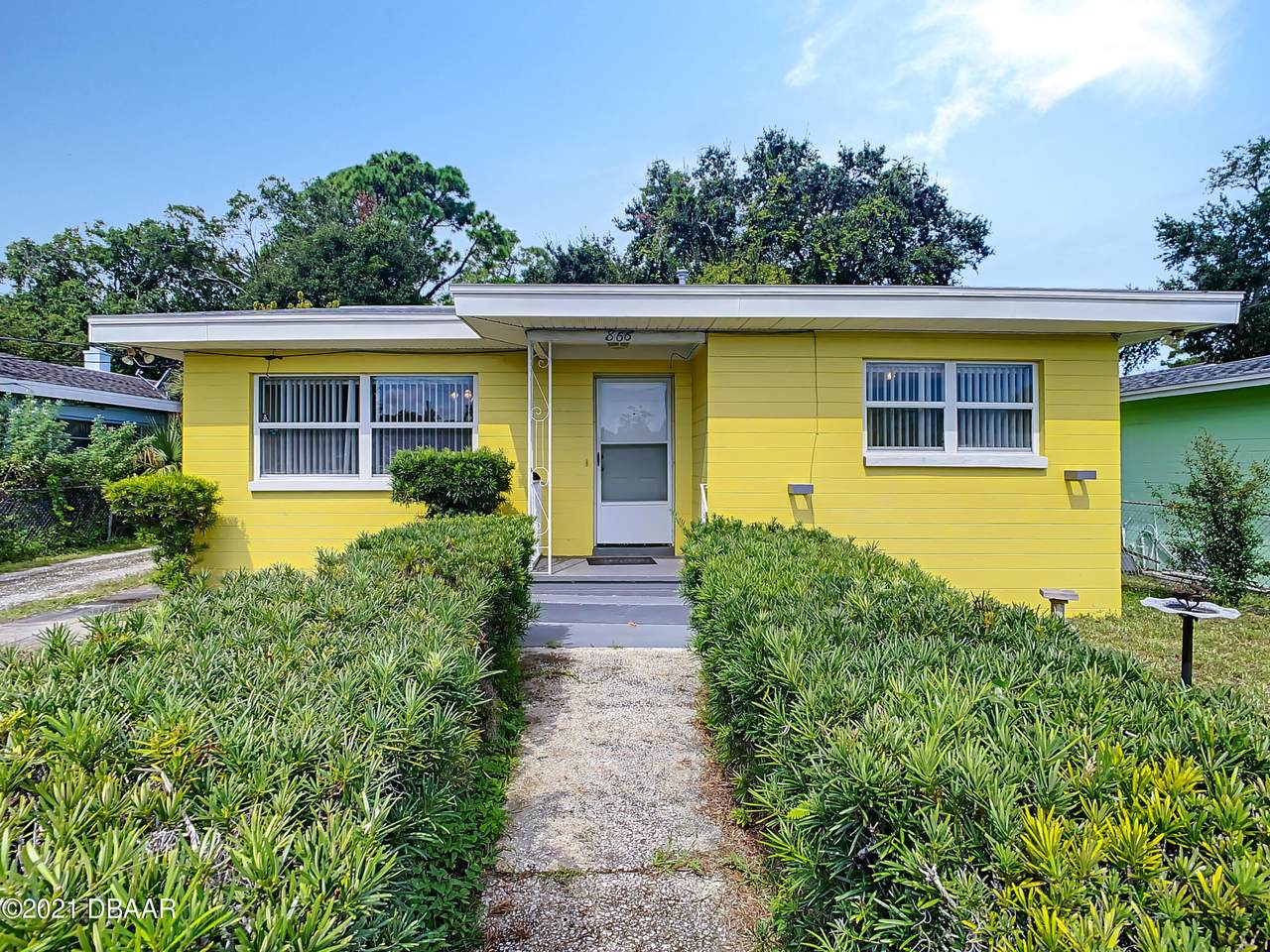 866 Oak Street - Photo 1