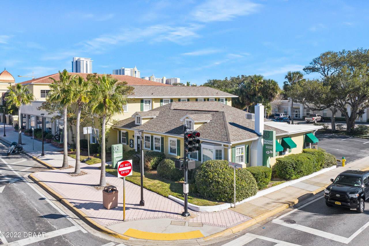 202 Seabreeze Boulevard - Photo 1