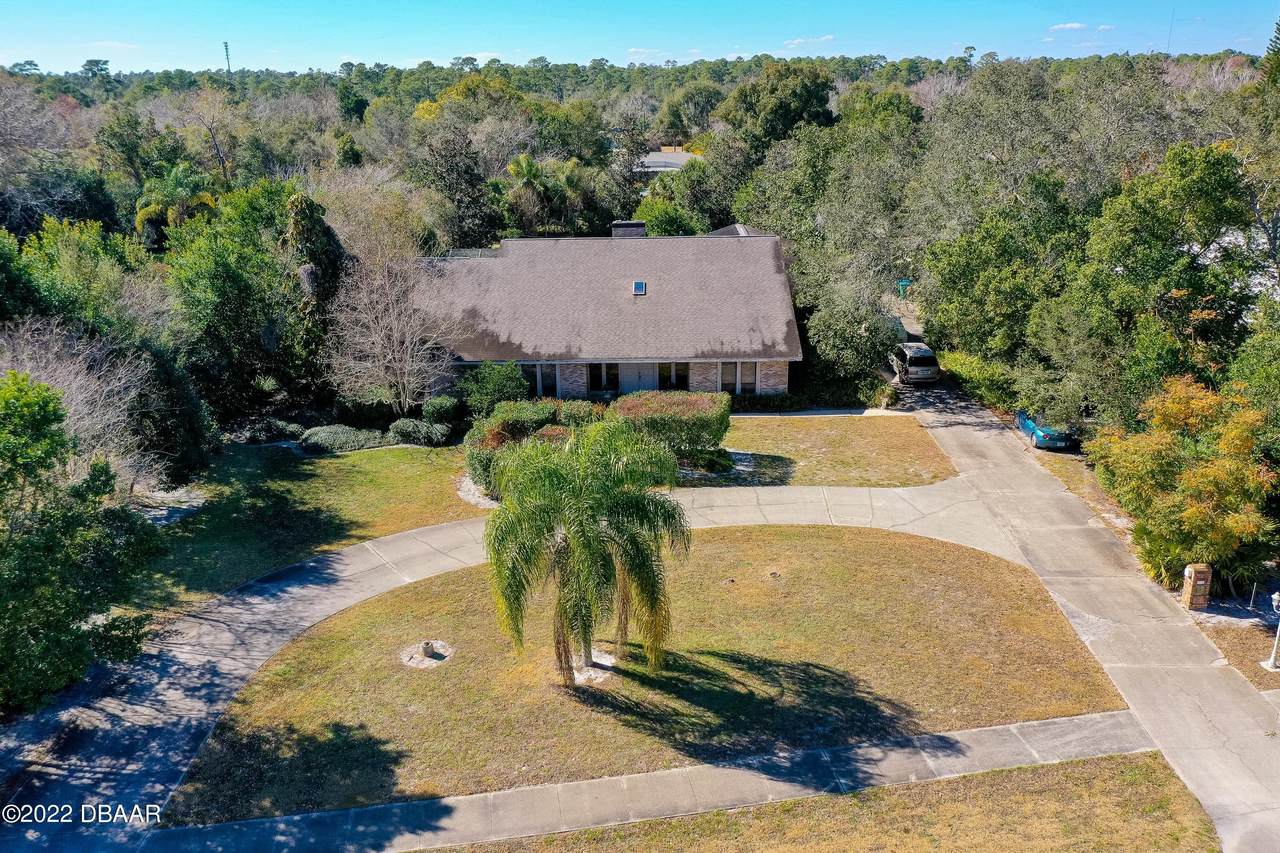 608 Saxon Boulevard - Photo 1