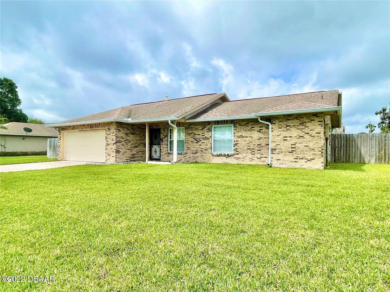 2420 Kingsmill Avenue - Photo 1