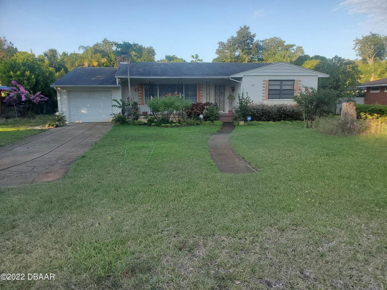 325 Tarragona Way - Photo 1