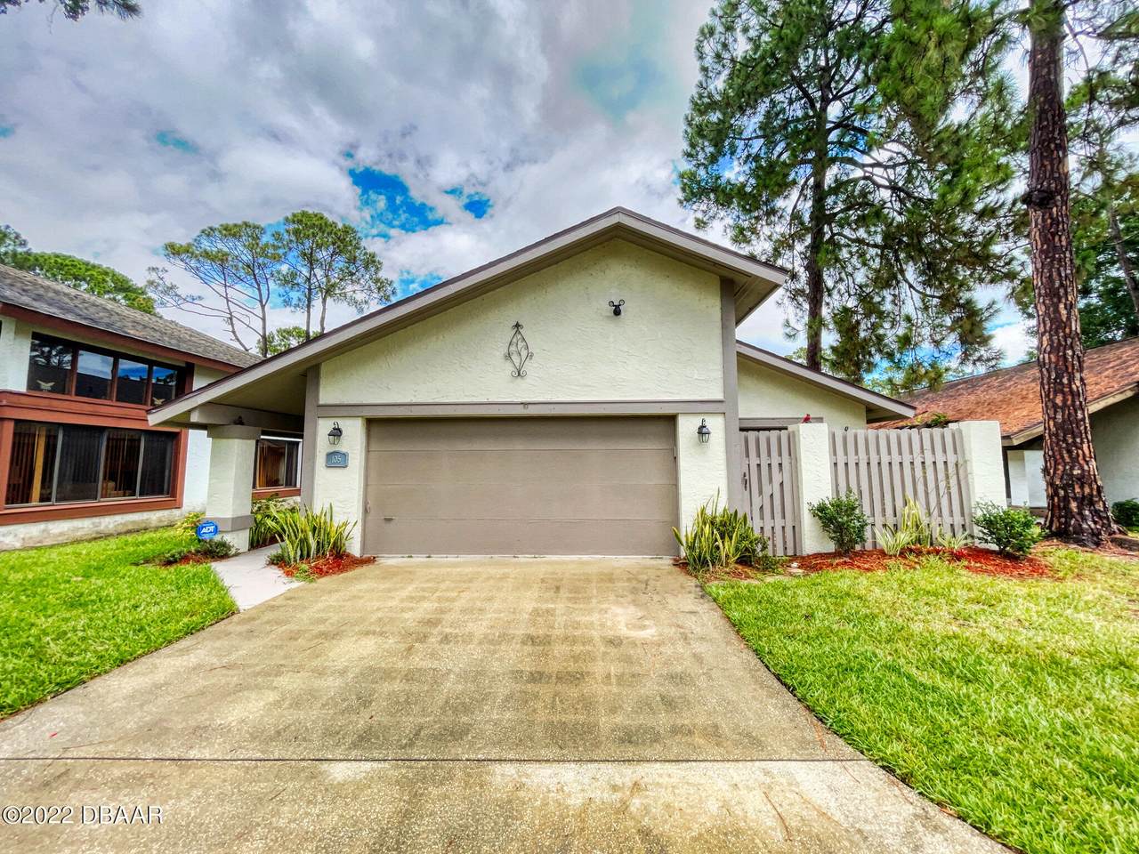 105 Augusta Circle - Photo 1