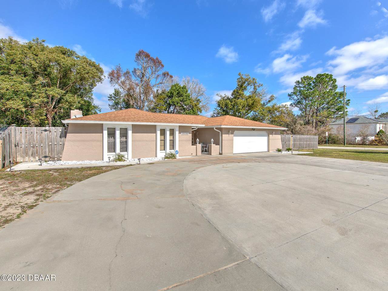 10199 Elgin Boulevard - Photo 1