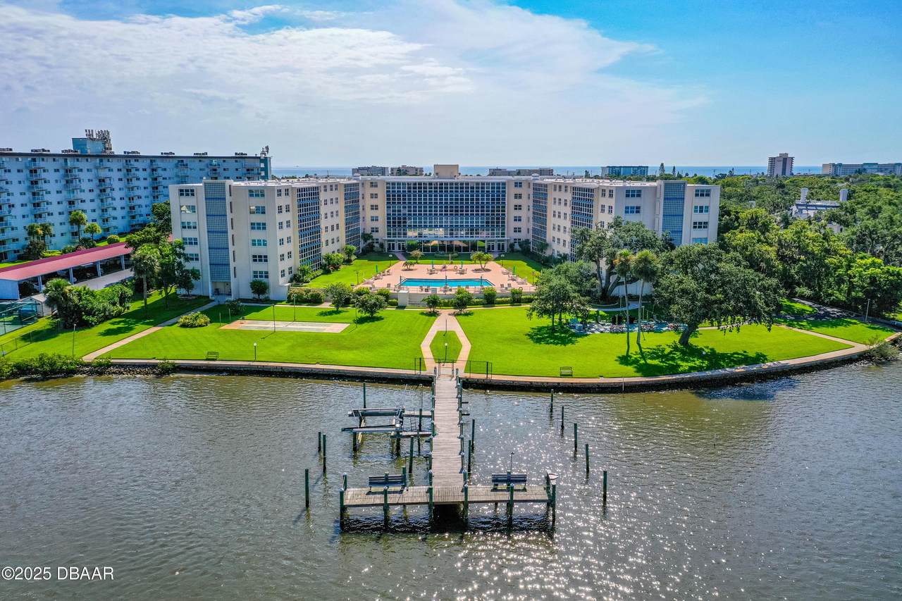 https://bt-photos.global.ssl.fastly.net/daytonabeach/1280_boomver_1_1215916-2.jpg