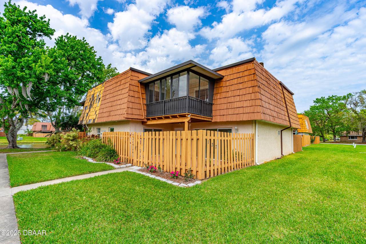 137 Moonstone Court - Photo 1