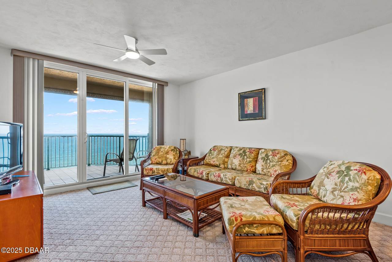 https://bt-photos.global.ssl.fastly.net/daytonabeach/1280_boomver_1_1220680-2.jpg