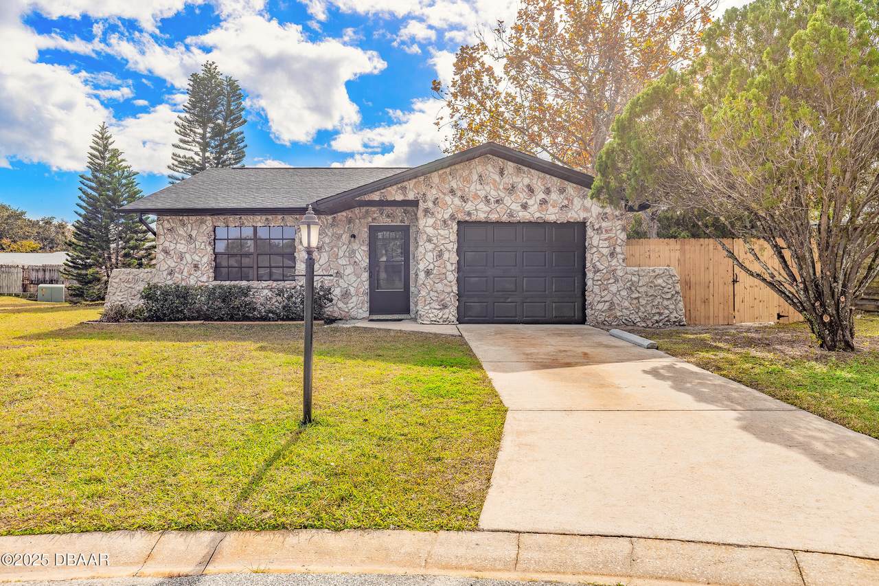 1316 Point Court - Photo 1