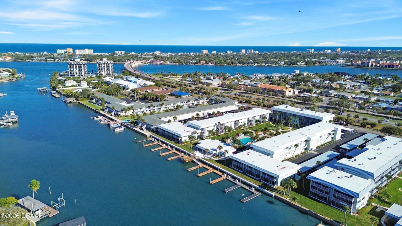325 Causeway - Photo 1