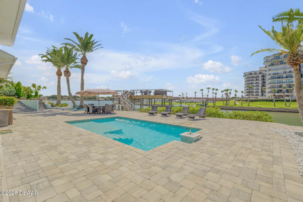 https://bt-photos.global.ssl.fastly.net/daytonabeach/1280_boomver_1_1224333-2.jpg