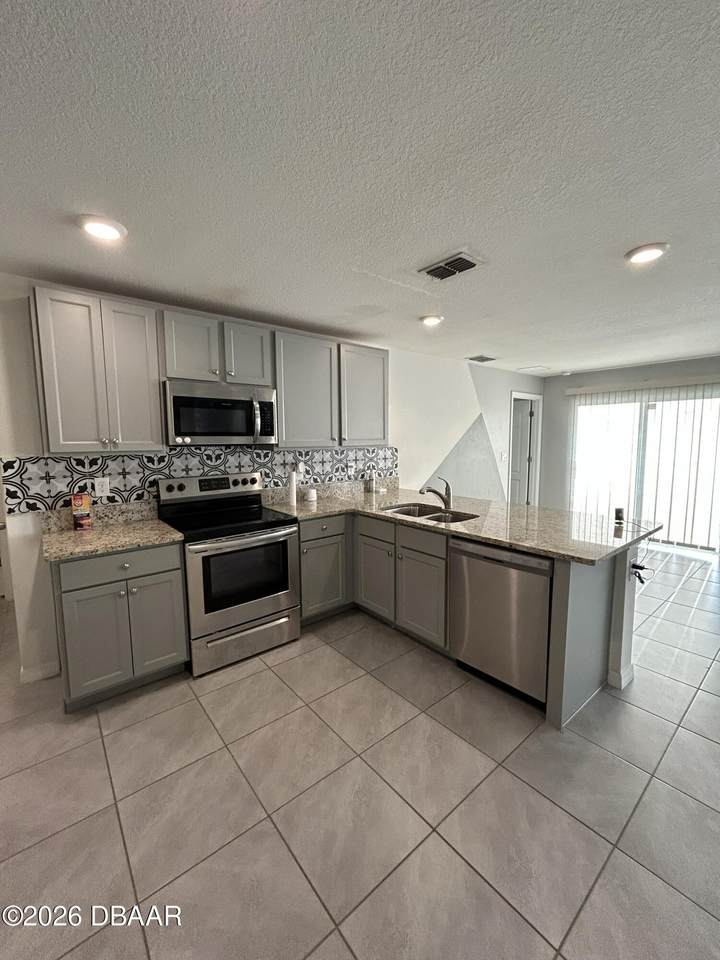 https://bt-photos.global.ssl.fastly.net/daytonabeach/1280_boomver_1_1224396-2.jpg