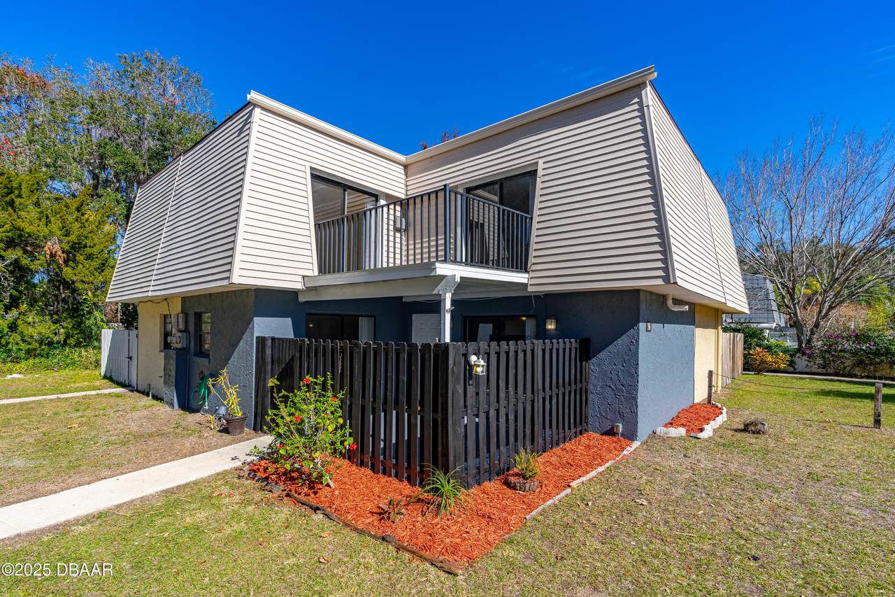 96 Springwood Square - Photo 1