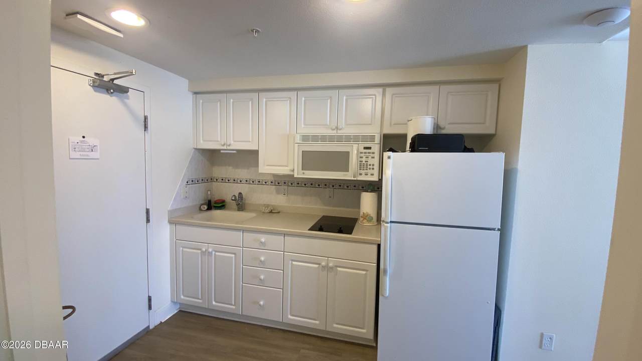 https://bt-photos.global.ssl.fastly.net/daytonabeach/1280_boomver_1_1227083-2.jpg