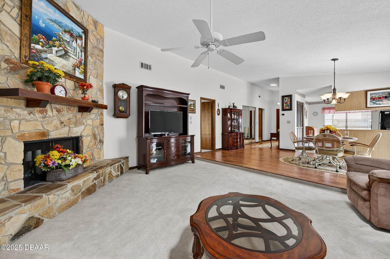 https://bt-photos.global.ssl.fastly.net/daytonabeach/1280_boomver_1_1227416-2.jpg