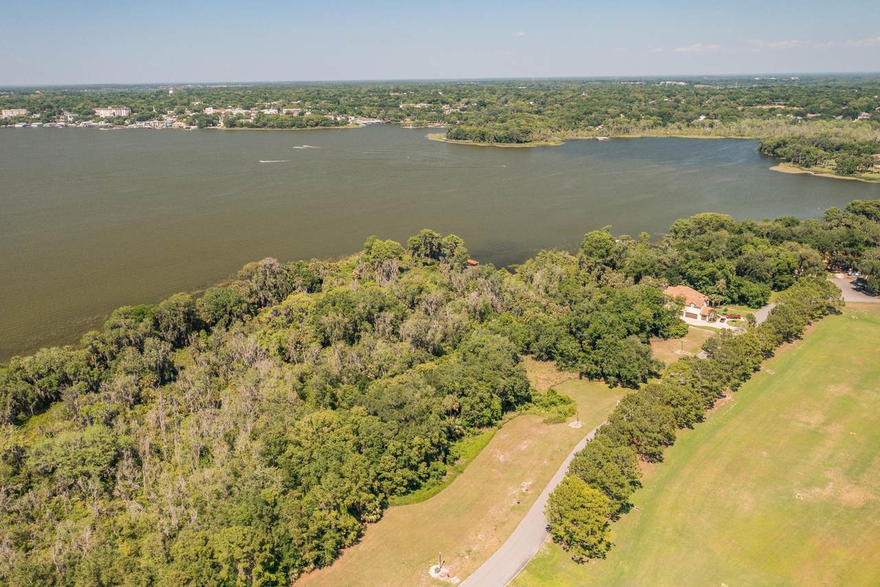 8 Blue Heron Cir - Photo 1