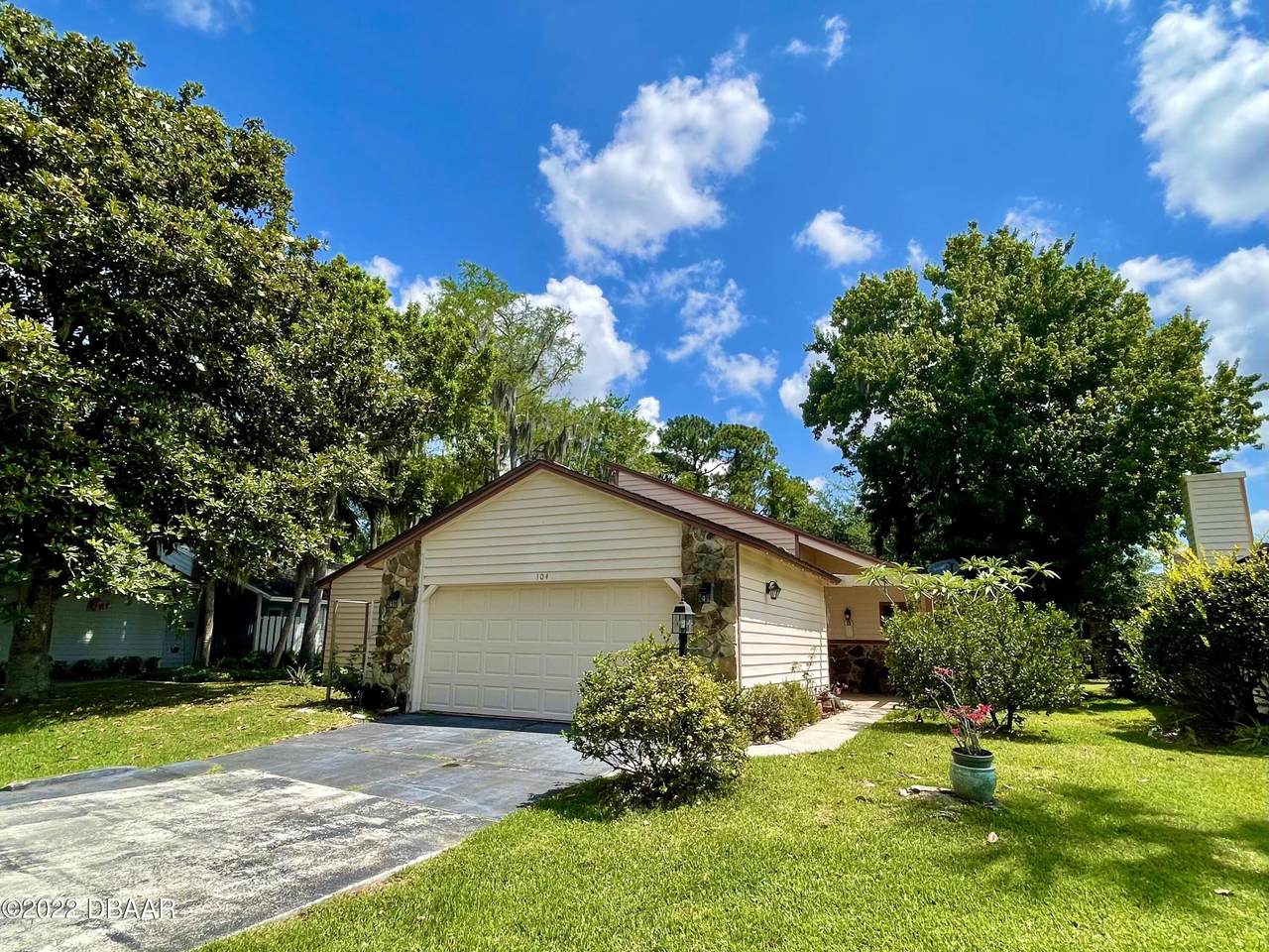 104 White Heron Drive - Photo 1
