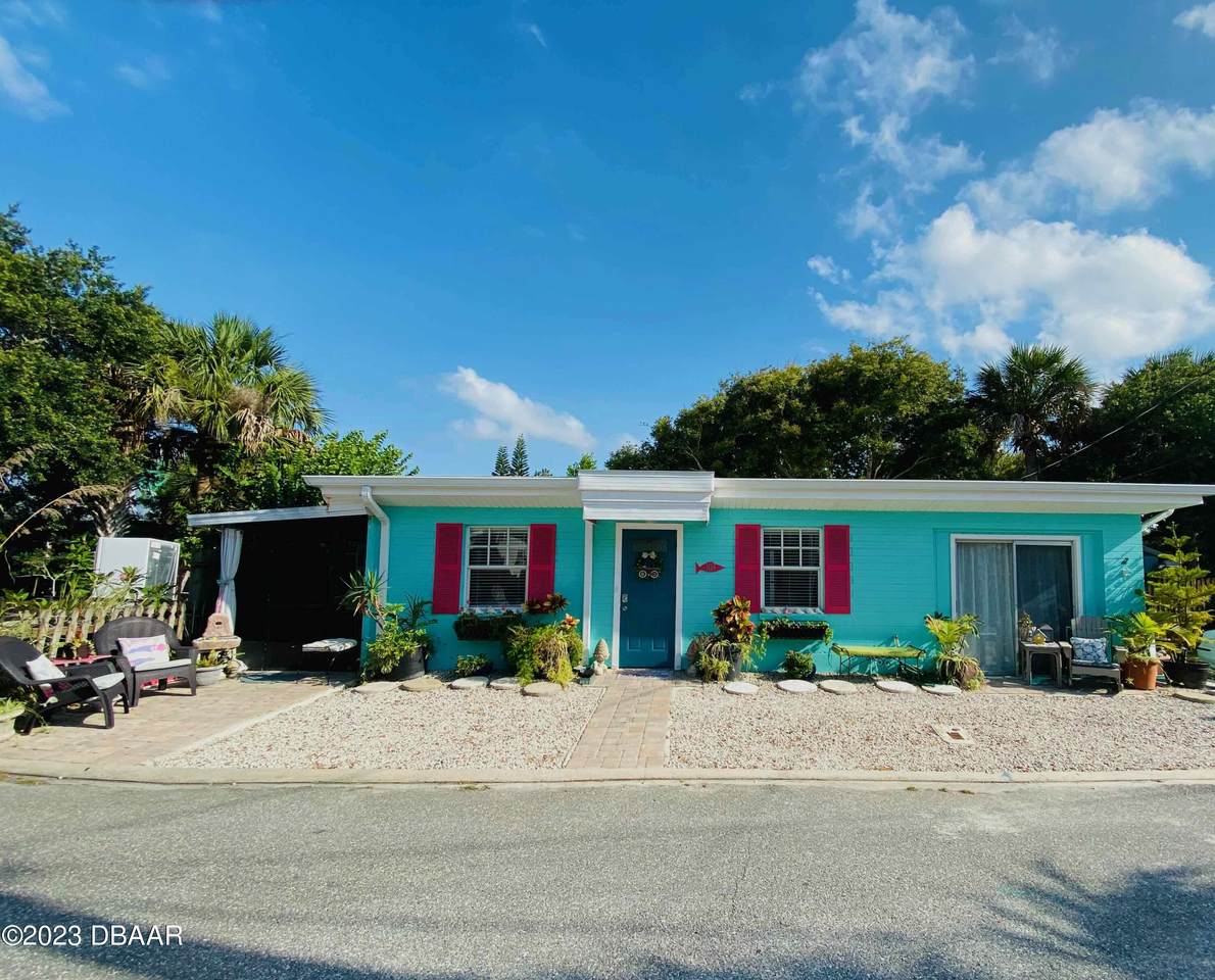 303 Esther Street - Photo 1