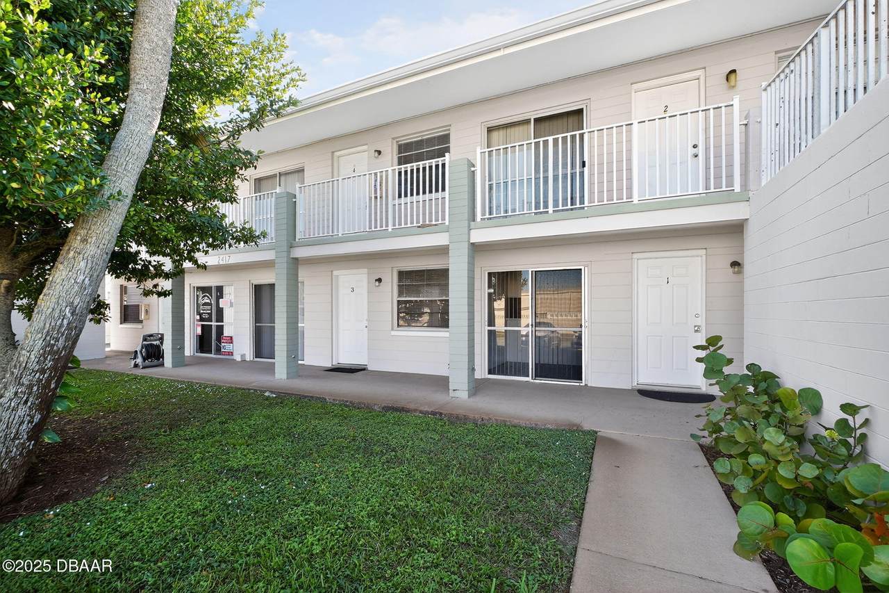 2417 Oleander Avenue - Photo 1