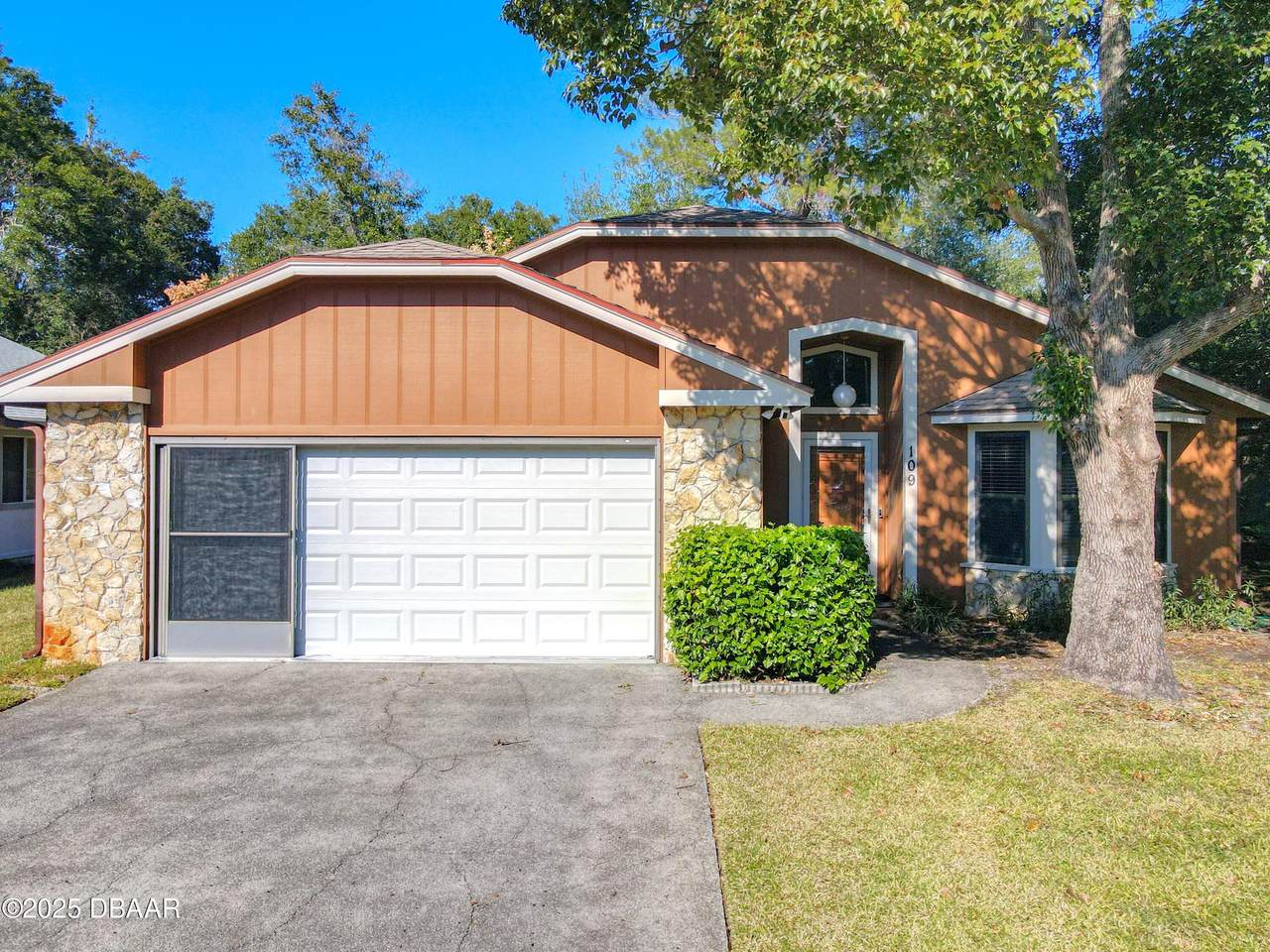 109 Underbrush Trail - Photo 1