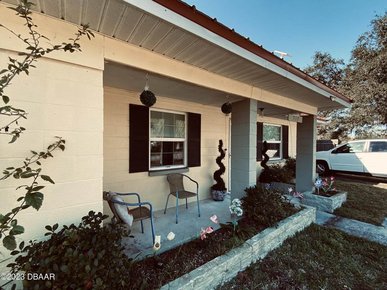 910 Lake Avenue - Photo 1