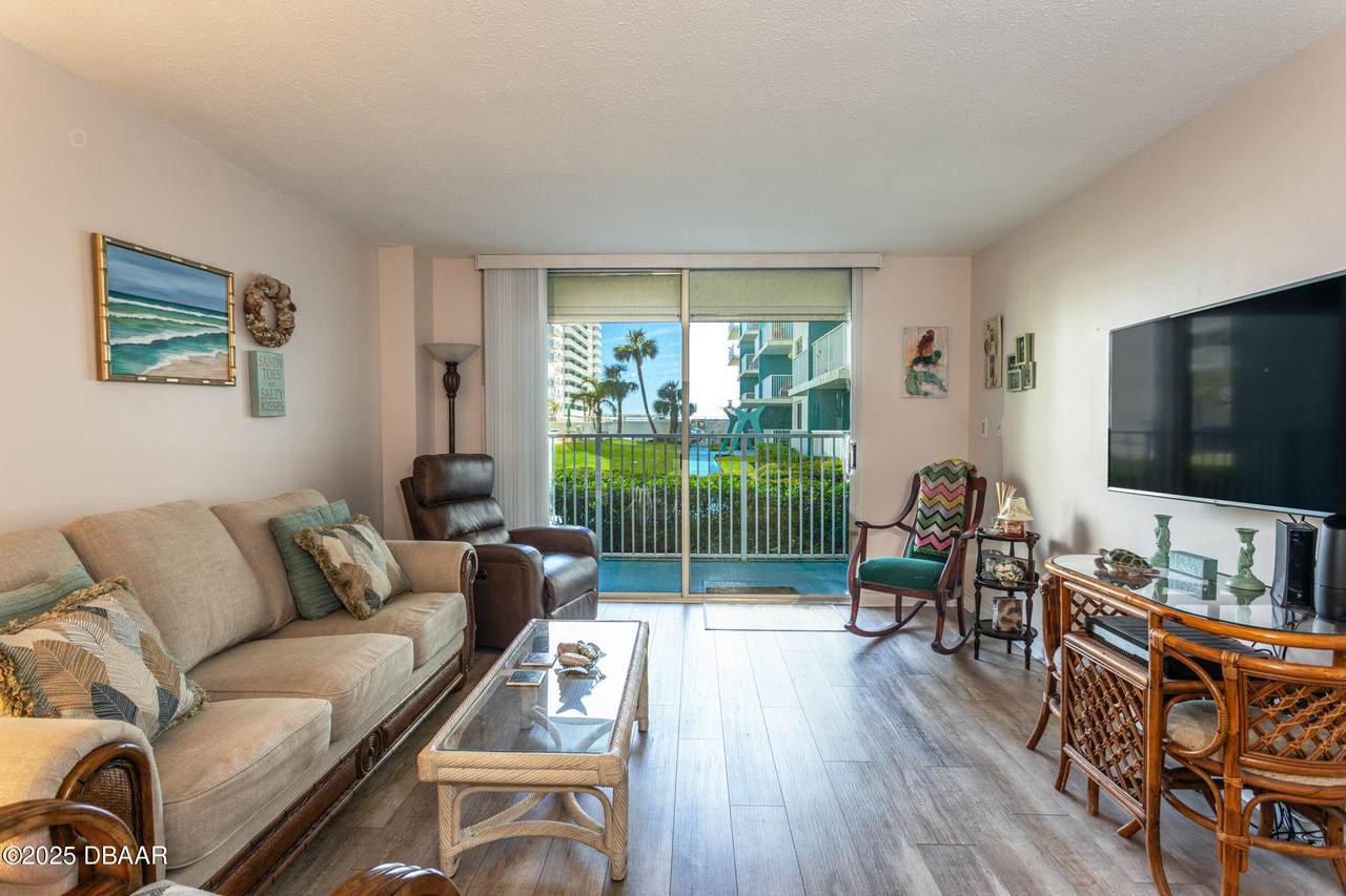 https://bt-photos.global.ssl.fastly.net/daytonabeach/1280_boomver_2_1210790-2.jpg