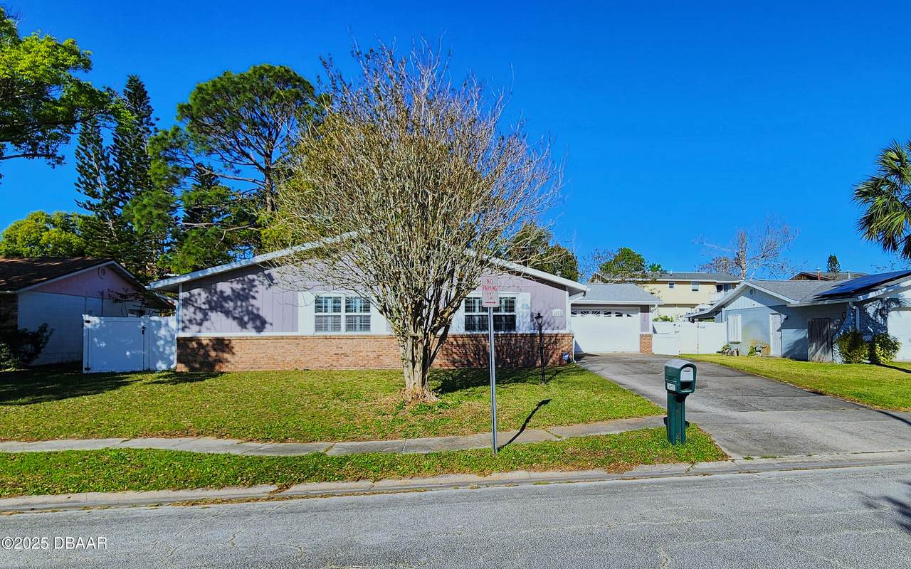 1659 Shangri La Drive - Photo 1